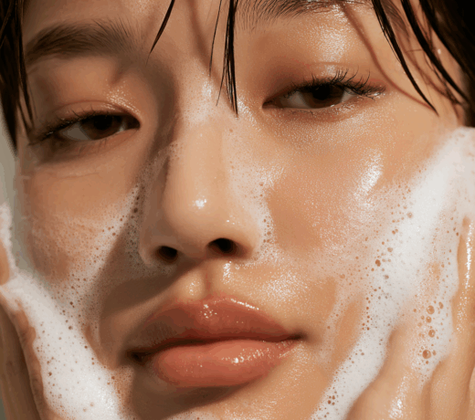 Applicazione Detergente Corpo Sense_donna modella